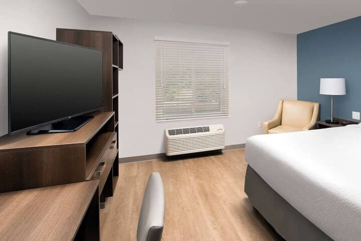 Room 16 of 39